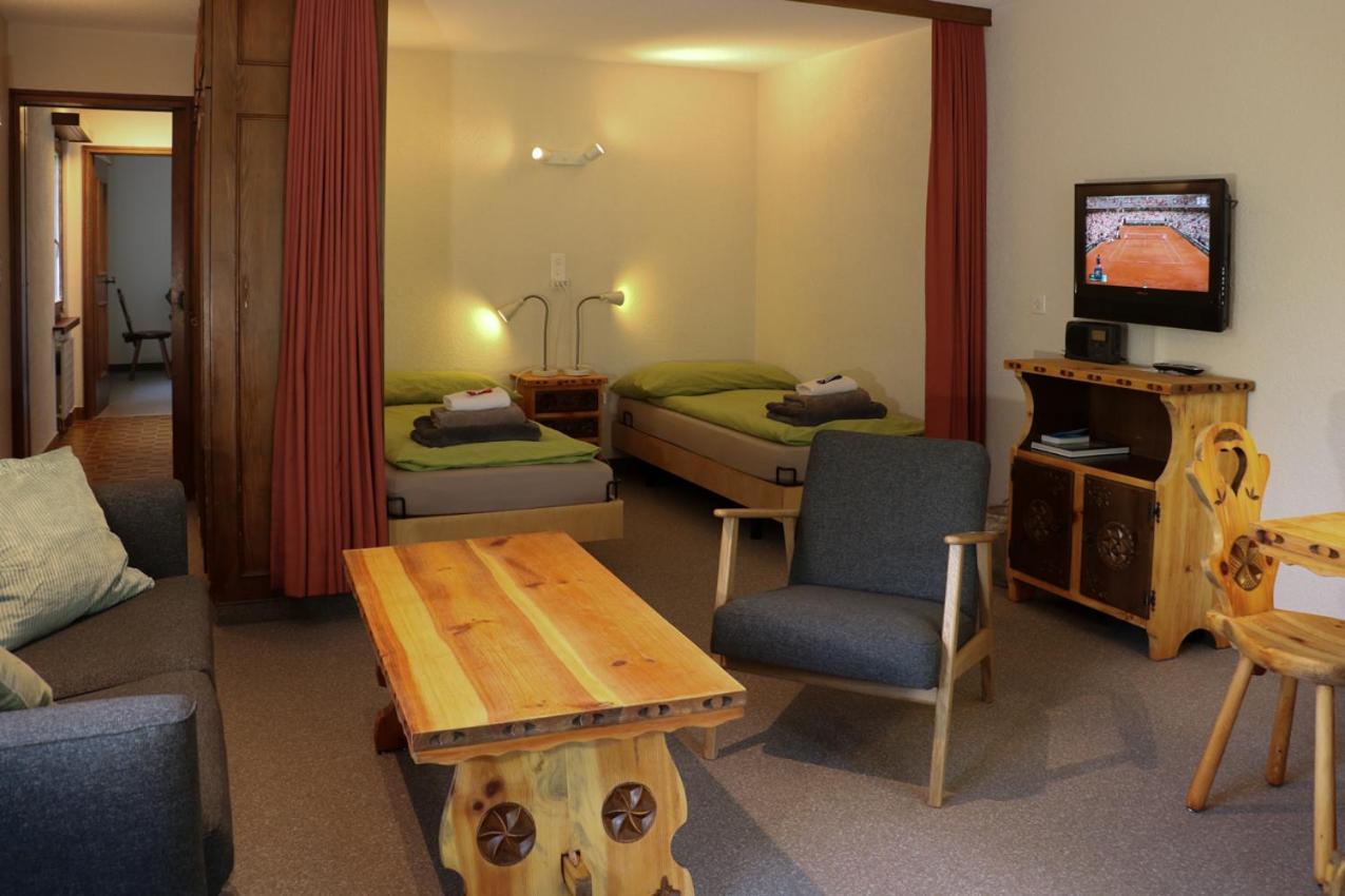 Apartamento Chesa Dominium Bergün Habitación foto